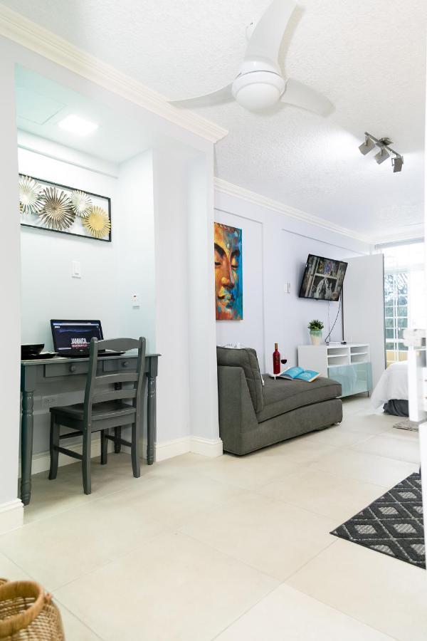 Choose To Be Happy At Seymour # 9 And #16 - Studio Apartments Kingston Exterior photo
